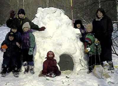 Butovo woods. Kids built an igloo